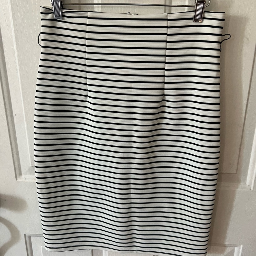 Xhilaration Black and White Pencil Skirt Knee-Length Work